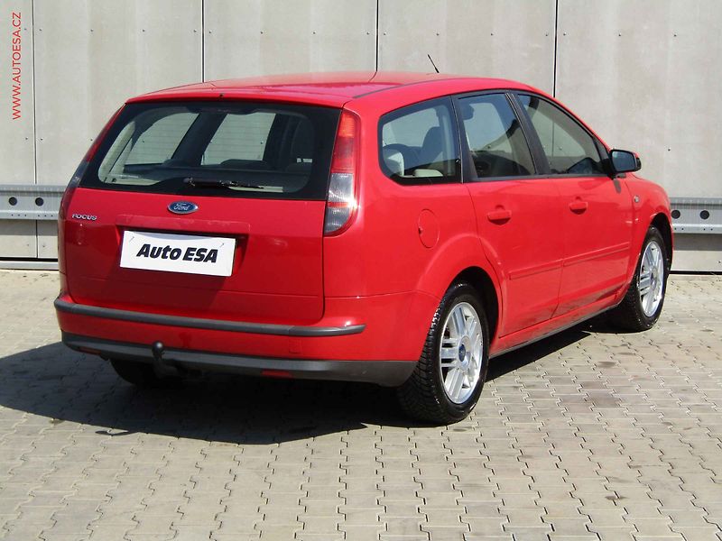 Ford Focus (2007) 1.6i, AC, výhřev sed - fotka 4 z 20