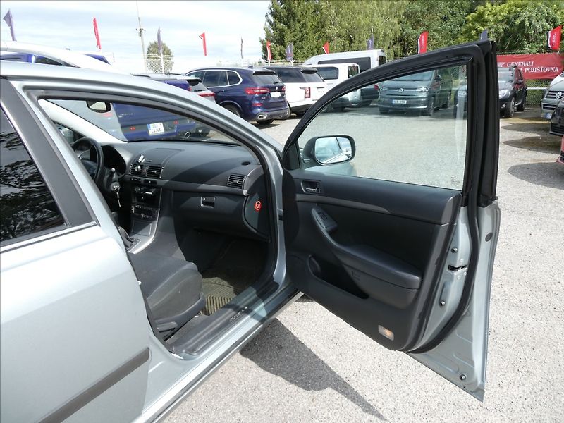 Toyota Avensis 1,8 16V 95kW závěs,digi.klima - fotka 20 z 32