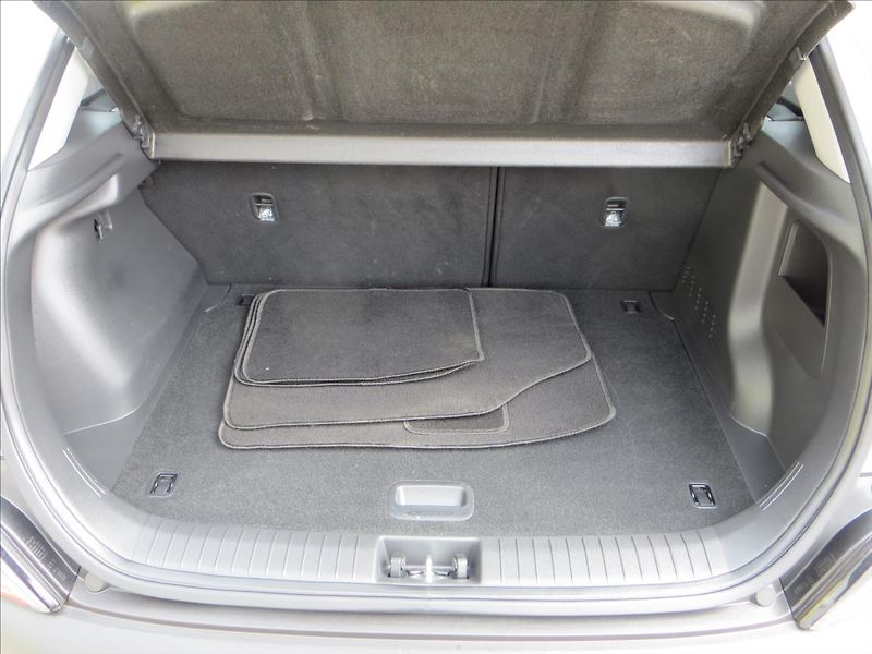 Hyundai Kona 1,0 T-GDI Comfort DCT A7 88kW - fotka 7 z 22
