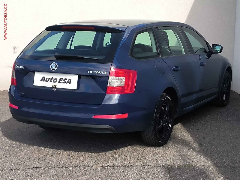 Škoda Octavia (2015) 1.6TDi, ČR, AC, park.čidla - fotka 4 z 17