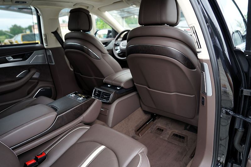 Audi A8 3.0 TDI Quattro/Tiptr./Matrix/ - fotka 28 z 50