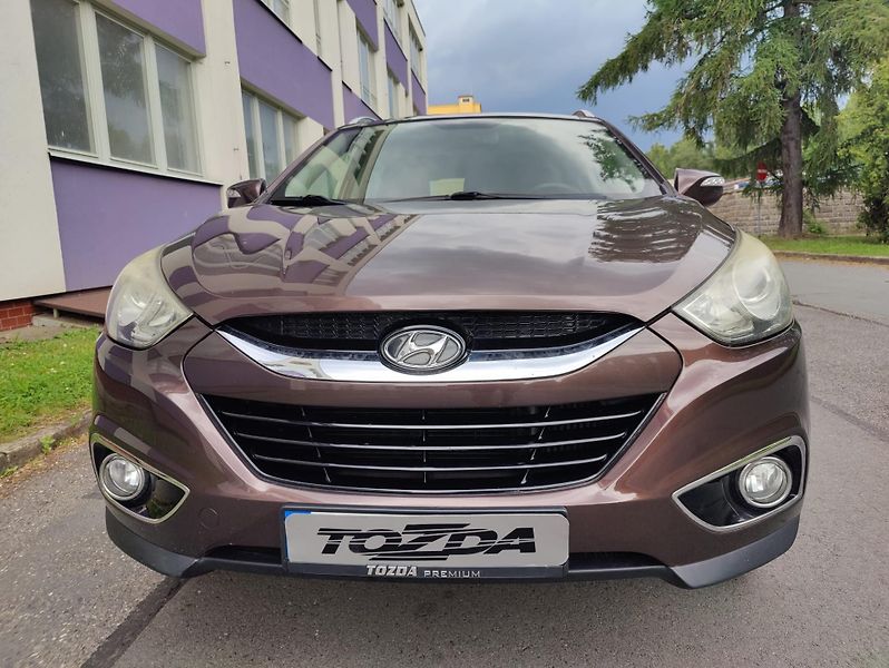Hyundai ix35 2,0 CRDi 4WD + pneu  - fotka 7 z 25