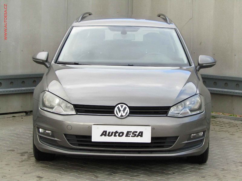 Volkswagen Golf (2014) 1.6TDi, Comfortline, zmk. - fotka 2 z 18
