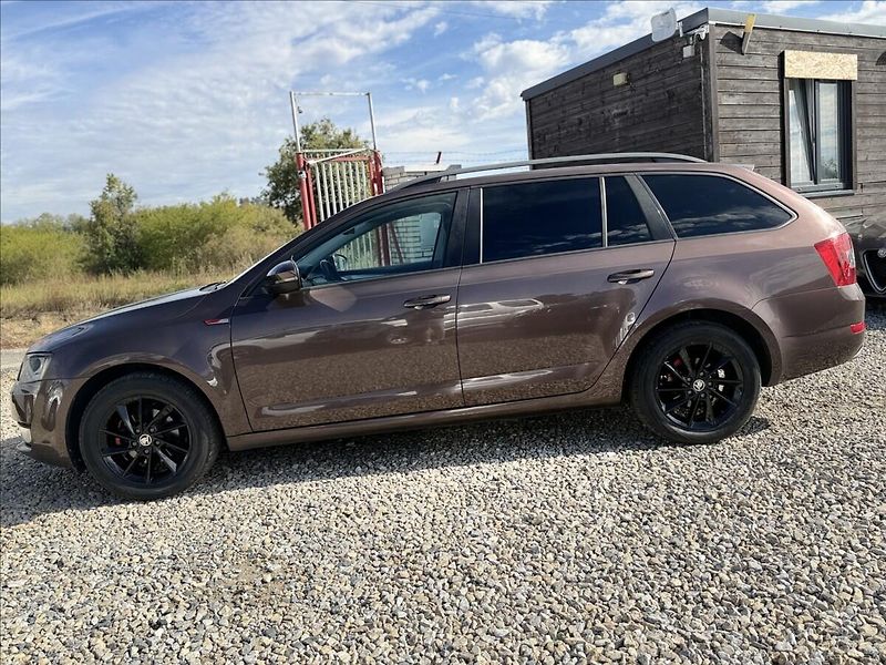 Škoda Octavia TDI DSG F1 NAVI, EL.KUFR - fotka 8 z 34