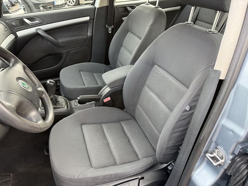 Škoda Octavia 1.6 75kW - fotka 13 z 27