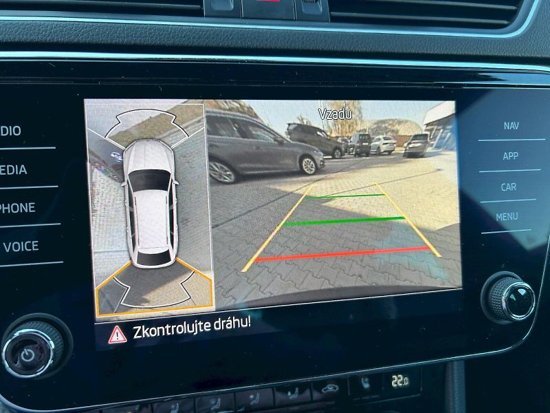 Škoda Superb (2022) SUP.COM L K TD 147/2.0 A7A - fotka 26 z 31