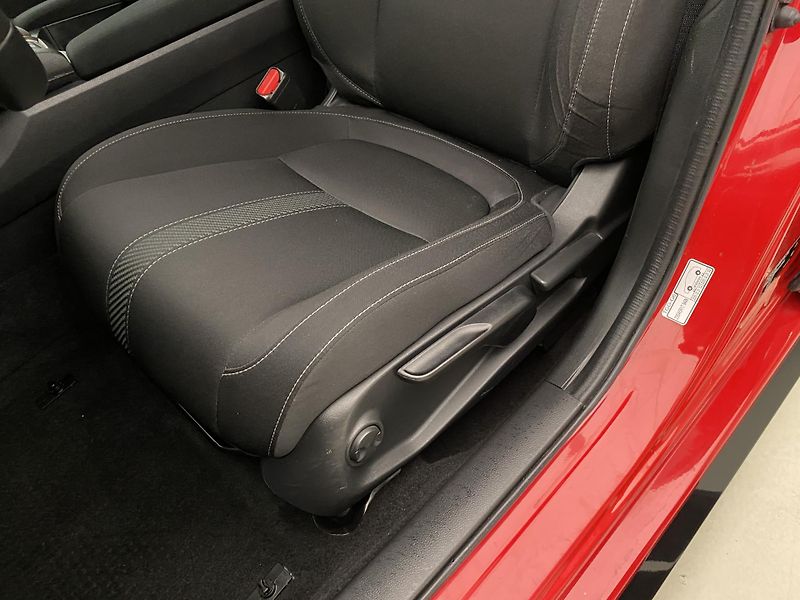 Honda Civic 1.5 VTEC ELEGANCE CZ - fotka 24 z 40