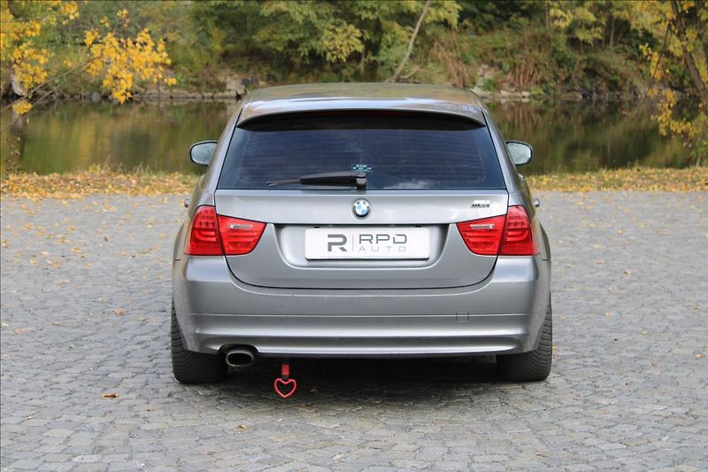 BMW Řada 3 318d Touring / M-Paket / Manuá - fotka 4 z 29