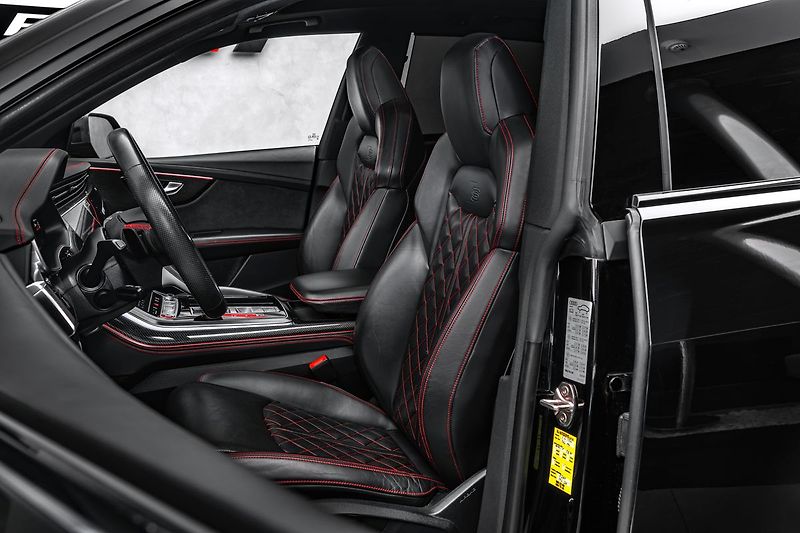 Audi SQ8 competition+, karbon, panorama - fotka 17 z 34
