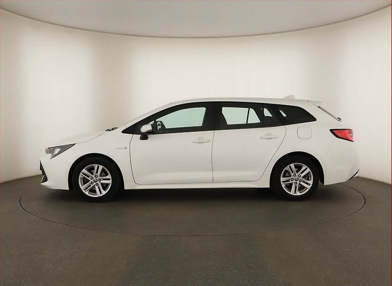 Toyota Corolla (2020) 1.8 Hybrid - fotka 3 z 15