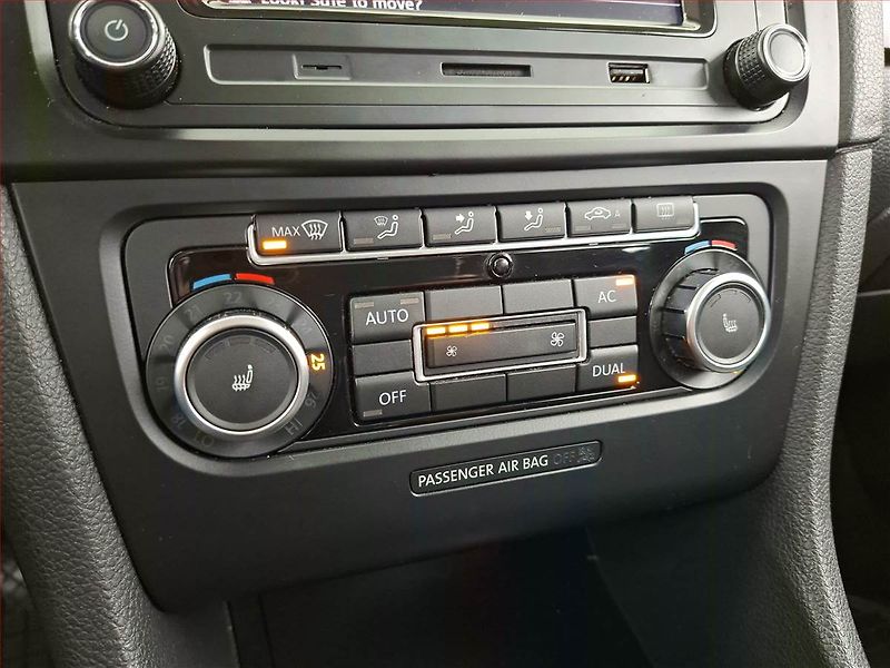 Volkswagen Golf (2010) 1.6 TDI, po STK, Tažné - fotka 15 z 16