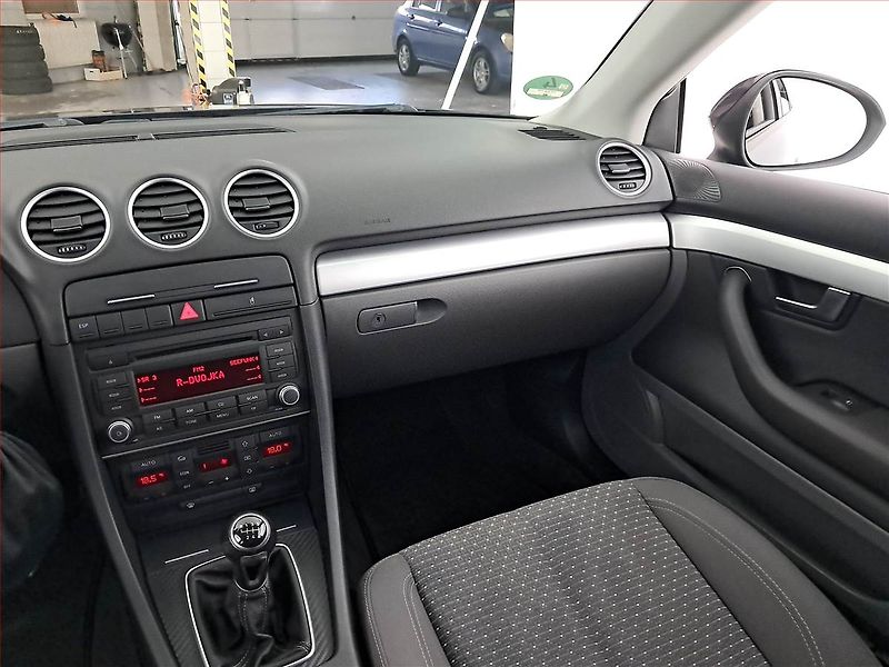 Seat Exeo (2009) 2.0 TDI, Tempomat - fotka 8 z 16