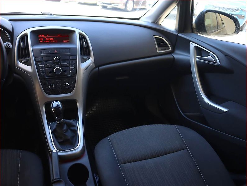 Opel Astra (2012) 1.7 CDTI, Serv.kniha, Tempomat - fotka 8 z 17