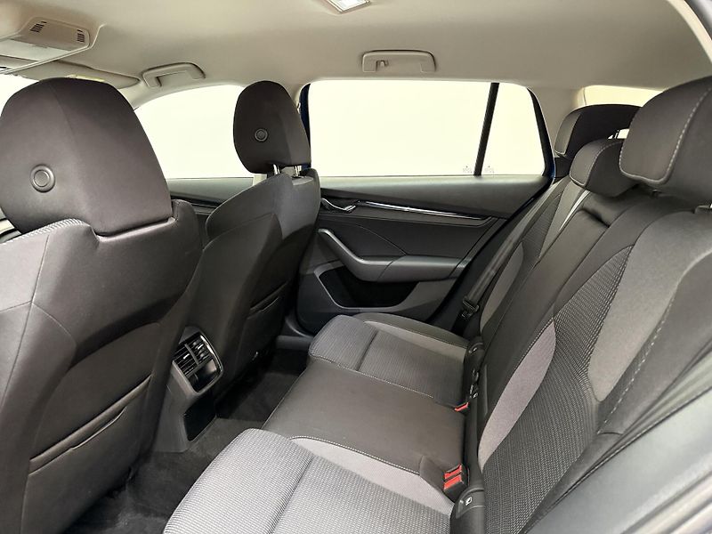 Škoda Octavia 2.0 TDI 85kW Ambition Combi - fotka 11 z 12