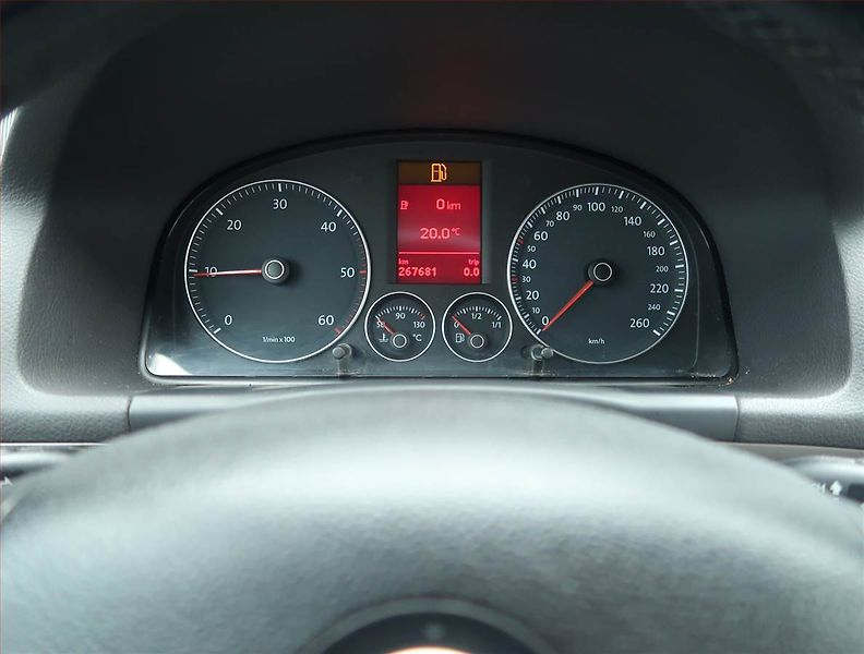 Volkswagen Touran (2007) 1.9 TDI, 7 míst, po STK, Tažné - fotka 11 z 17