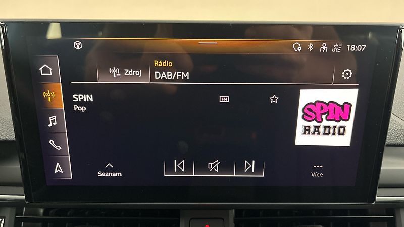 Audi A4 2.0 35TFSI S Tronic Avant - fotka 11 z 26
