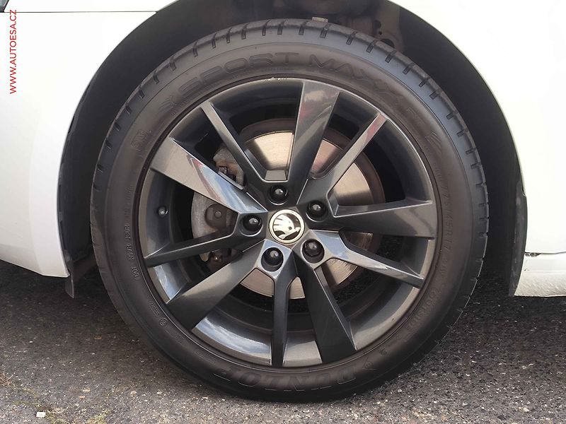 Škoda Octavia (2018) 1.4 TSI, 2.maj,ČR, Style, LED - fotka 20 z 21