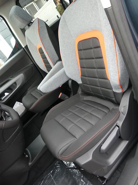 Citroën Berlingo (2026) 30 LET Petrol 110k Manual - fotka 8 z 23
