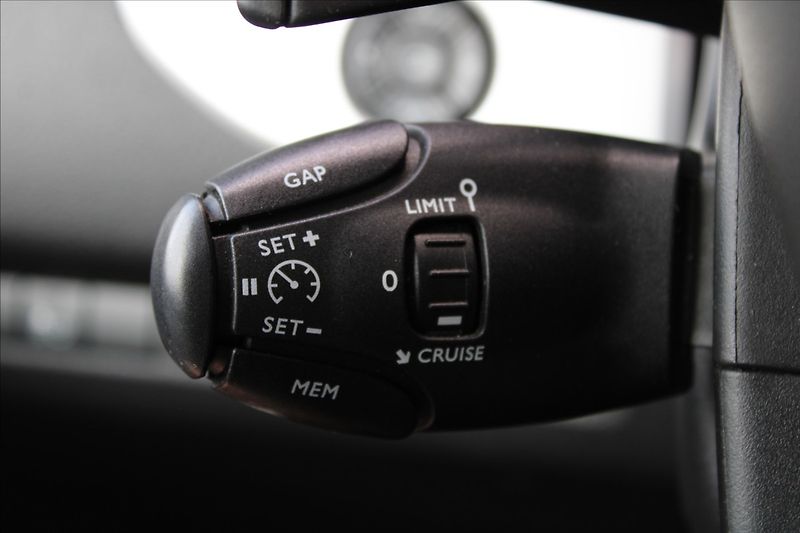 Citroën Jumpy 2,0 HDi  ČR,DPH,AT,8MÍST,SHINE - fotka 24 z 51