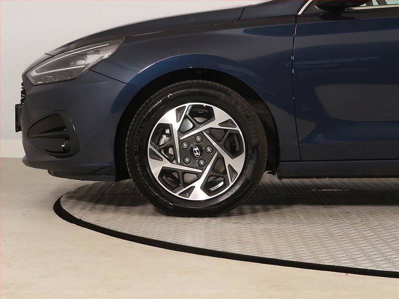Hyundai i30 (2025) 1.0 T-GDI, Style, FullLed - fotka 15 z 19