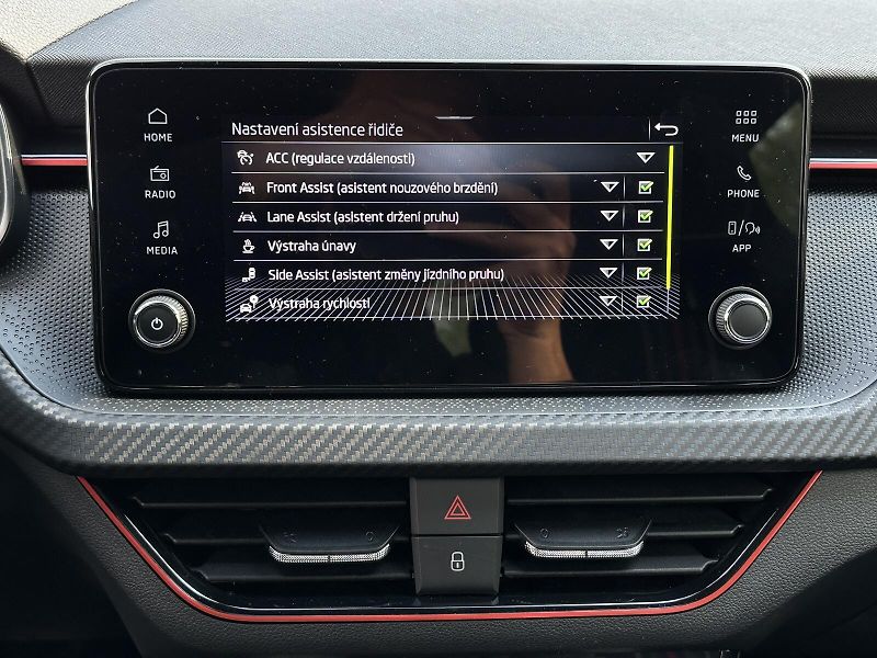 Škoda Kamiq 1.0TSi Monte Carlo 116PS Matri - fotka 33 z 44