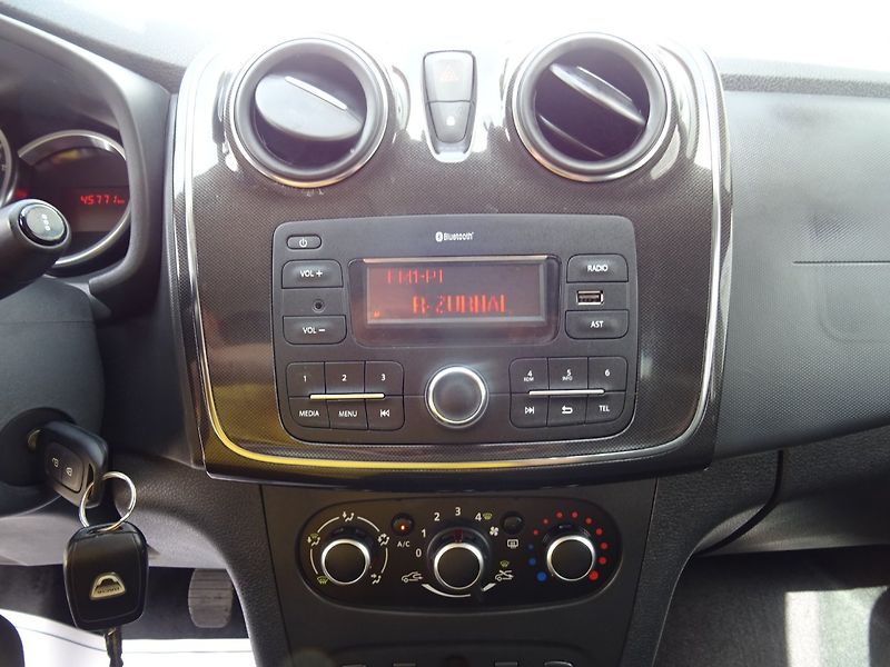 Dacia Logan (2019) 1.0i,1majitelČR,s.kn,klima - fotka 13 z 20