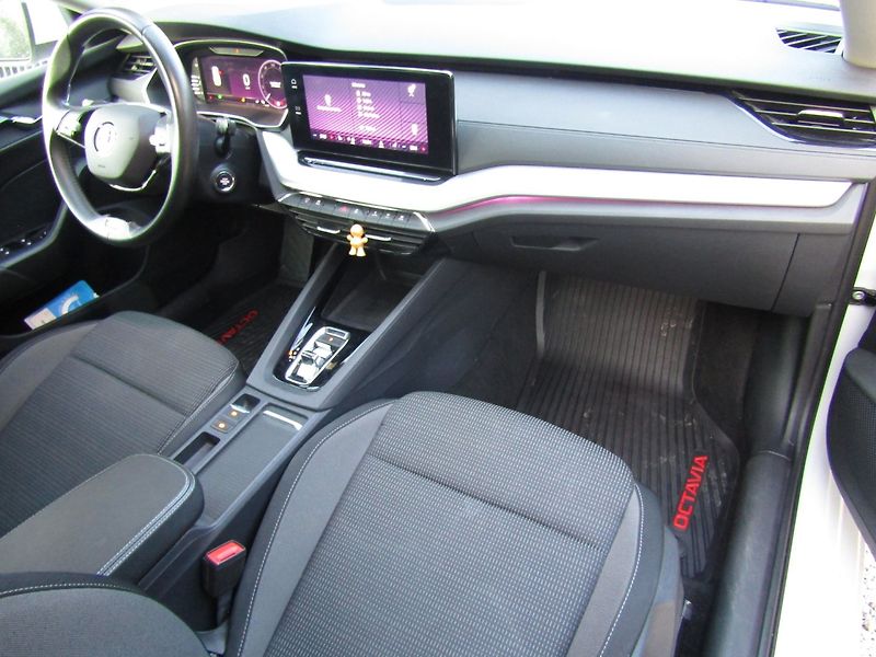 Škoda Octavia (2020) 2.0 TDI 110kW DSG ACC MATRIX - fotka 14 z 43