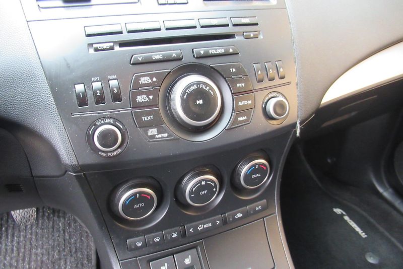 Mazda 3 1.6 CD AUT. KLIMA SADA ALU KOL - fotka 13 z 20