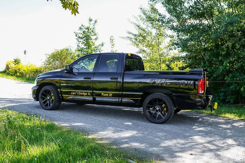 Dodge RAM SRT-10 8,3 V10 372 kW VIPER - fotka 2 z 19