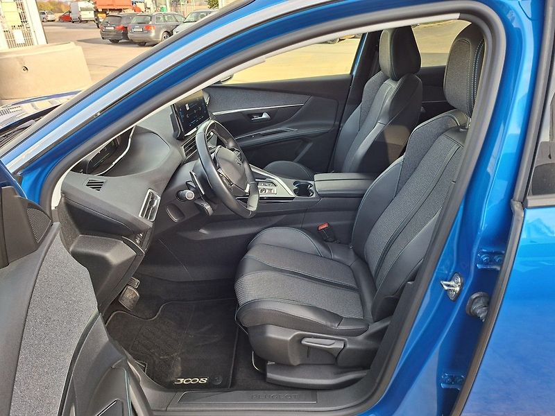 Peugeot 3008 ALLURE PACK HYBRID 225 e-EAT8 - fotka 12 z 31