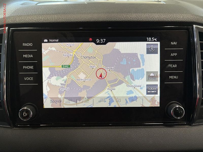 Škoda Karoq (2018) 1.5 TSi, ČR, Style, LED - fotka 11 z 19