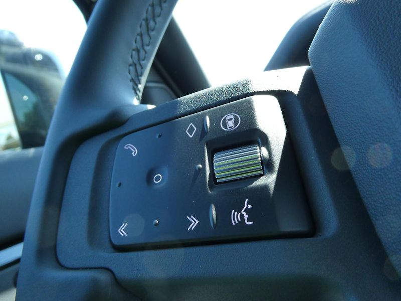Land Rover Defender (2026) 110 3,0 X-Dynamic SE D250 - fotka 19 z 35