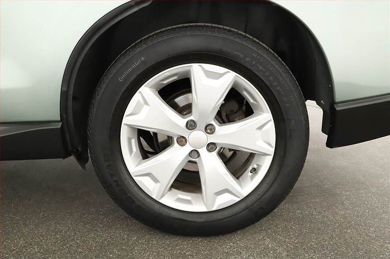 Subaru Forester (2014) 2.0 d, 4X4, Xenony, Tempomat - fotka 14 z 14