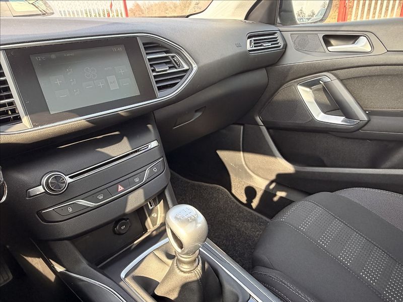 Peugeot 308 2,0 HDI 110kW PANORAMA - fotka 10 z 22