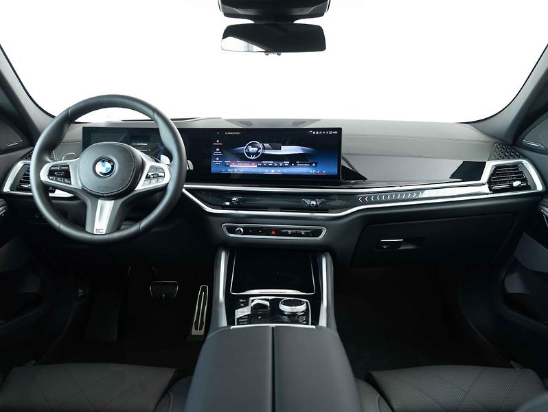 BMW X6 xDrive30d - fotka 12 z 24