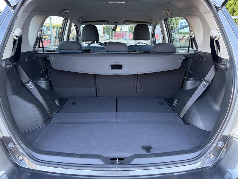 Toyota Verso (2014) 7MÍST/1.6d 82kW/SERVIS TOYOTA - fotka 15 z 21