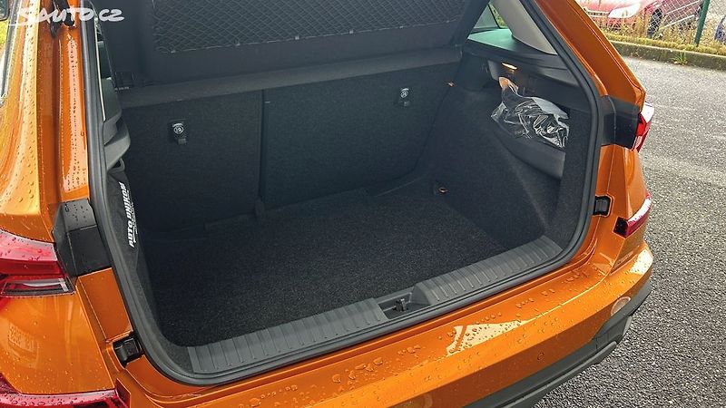 Škoda Kamiq (2025) 1.0TSI DSG Top Selection - fotka 12 z 21