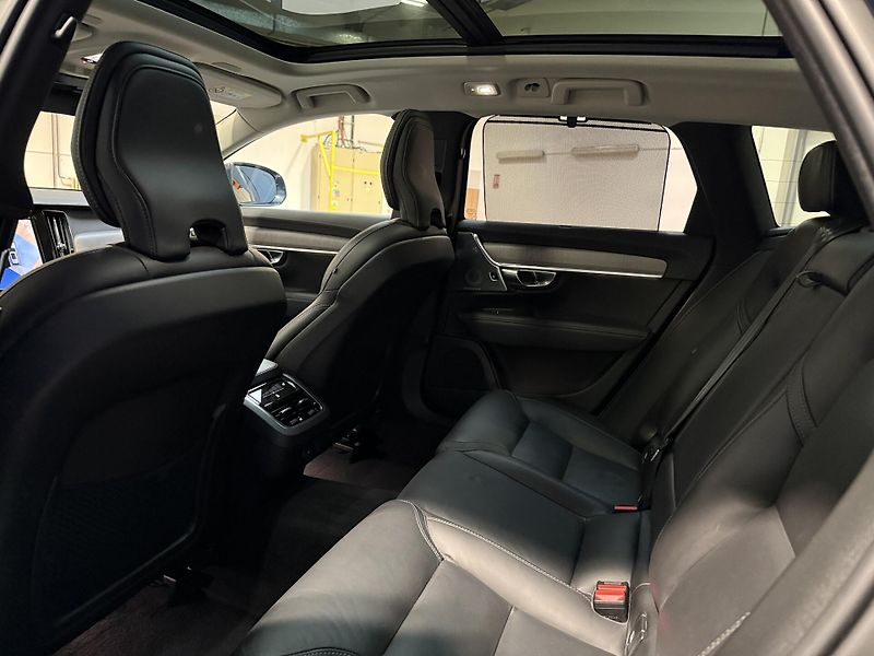 Volvo V90 B6 AWD benzin Ultimate Auto - fotka 11 z 16