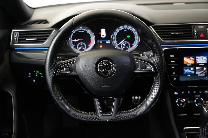 Škoda Superb - fotka 18 z 27