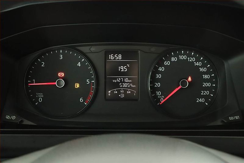 Volkswagen Transporter (2018) 2.0 TDI, Bus, 6Míst, ČR, 1Maj - fotka 8 z 14