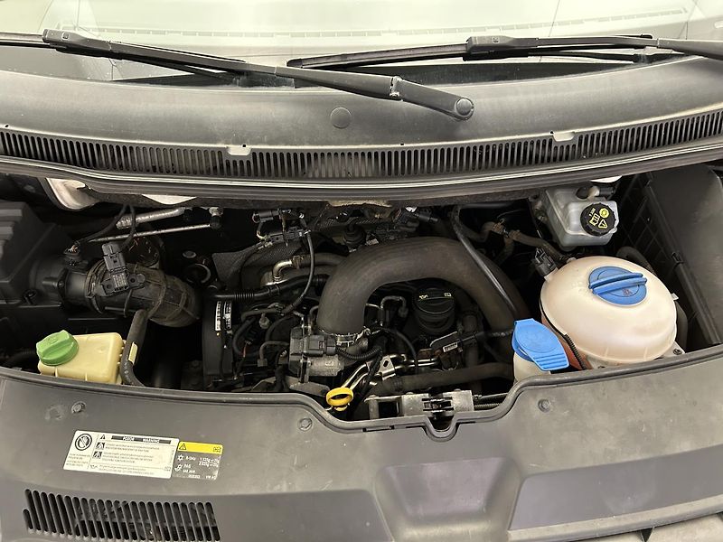 Volkswagen Transporter 2.0 TDI Long T6 - fotka 19 z 21