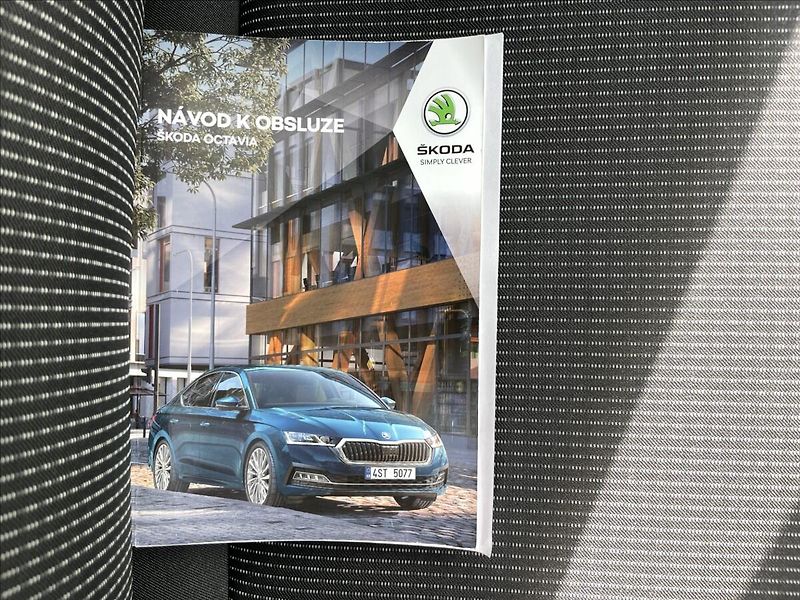 Škoda Octavia 1,5 TSI Combi Ambition Plus - fotka 19 z 23