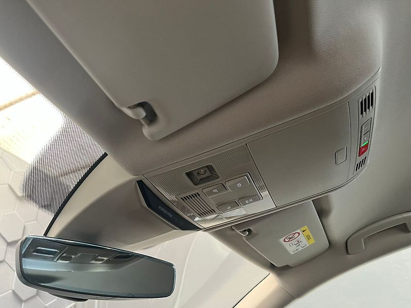 Volkswagen Passat 2.0 TDi LED SVĚTLA, rezervace - fotka 38 z 96