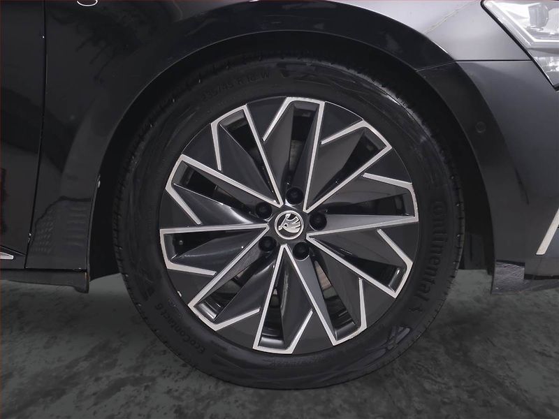 Škoda Superb (2021) Laurin&Klement 2.0 TDI - fotka 15 z 23