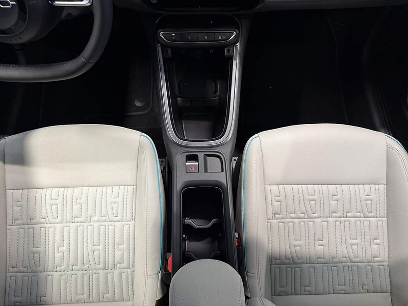 Fiat 600 (2025) La Prima 1.2 Turbo Hybrid 145k - fotka 15 z 22