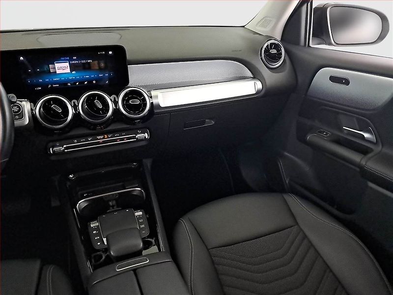 Mercedes-Benz GLB (2022) 200 d - fotka 8 z 20
