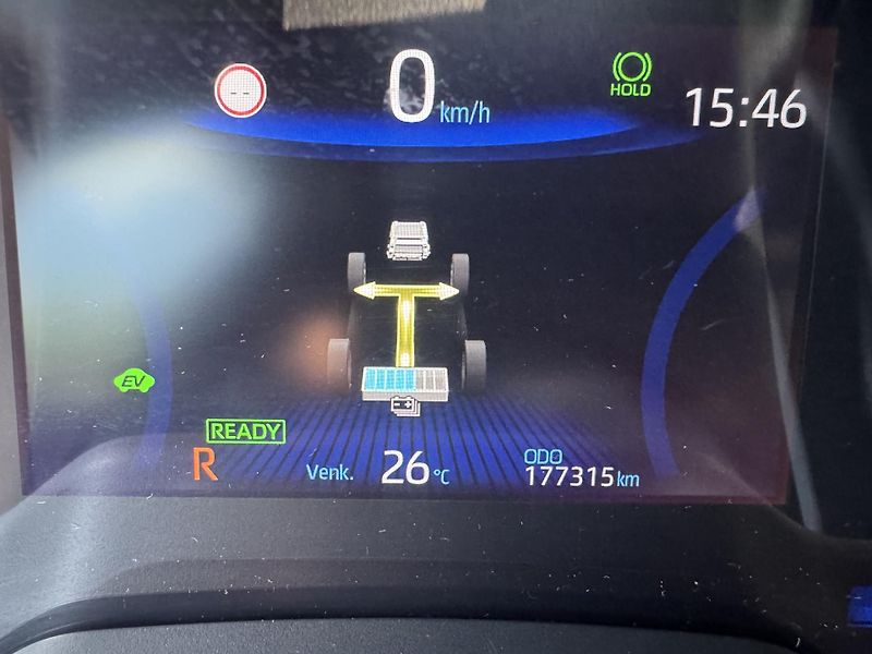 Toyota Corolla (2022) 1.8 HYBRID E-Cvt COMFORT ČR - fotka 16 z 25