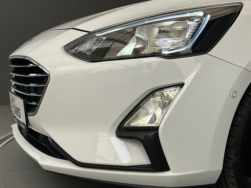 Ford Focus 2.0 EB Titanium manuál 110kW - fotka 43 z 76