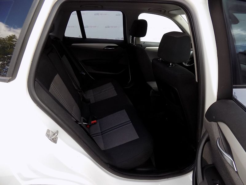 BMW X1 (2012) 18d/xDrive/Bi-xenon/ČR/ - fotka 17 z 35