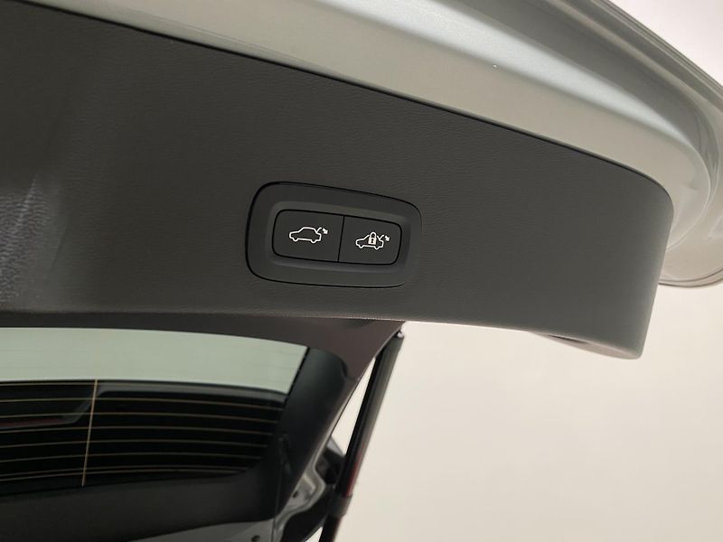 Volvo XC40 (2026) B3 AUT DARK PLUS - fotka 27 z 60